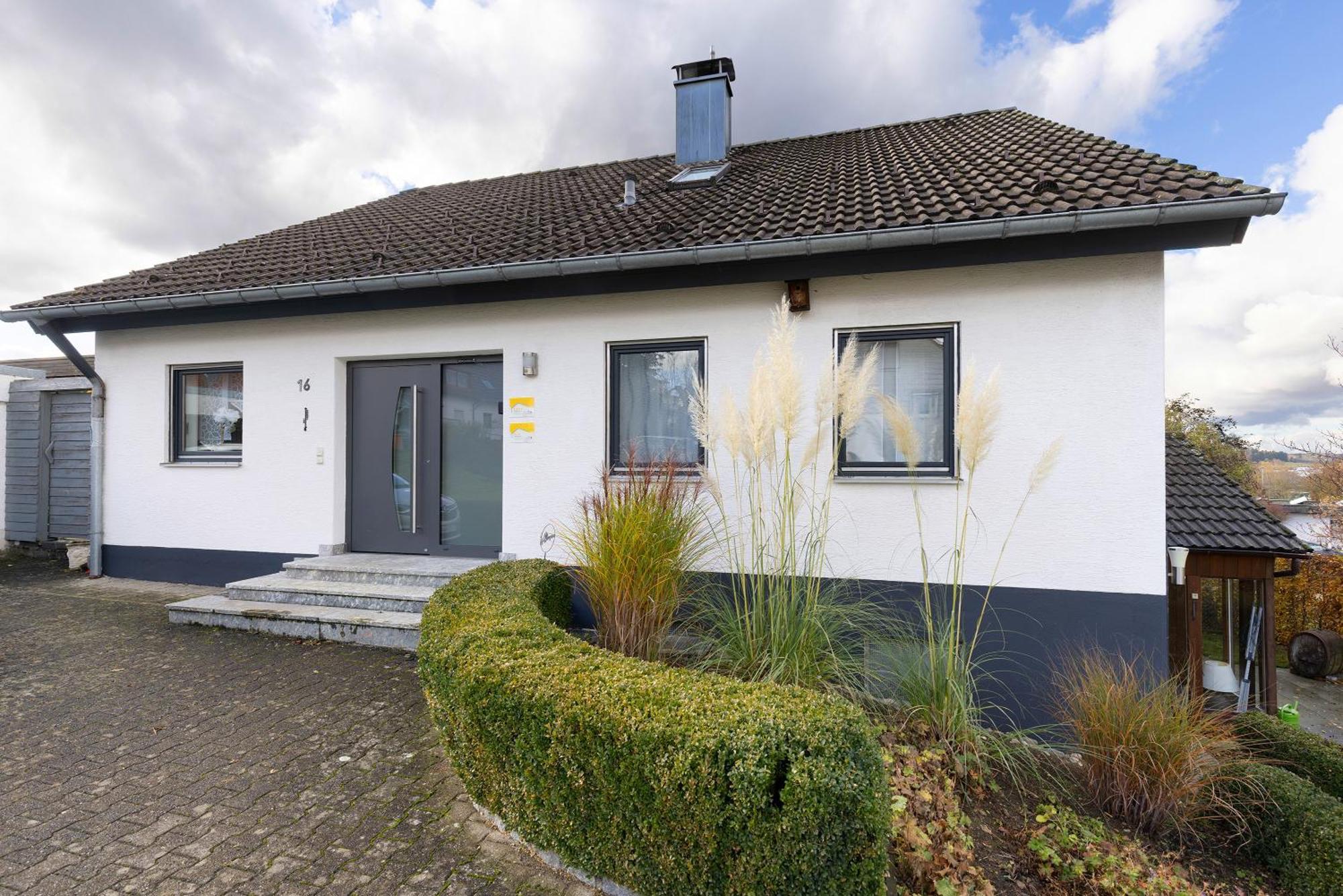 Ferienwohnungen Lilie Und Dahlie Muensingen Exterior photo